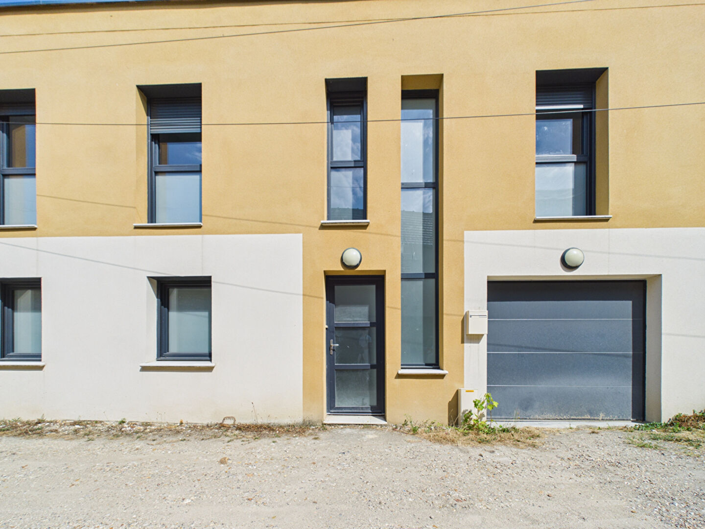 House 4 pièces · 95.00 m² à OISSEL