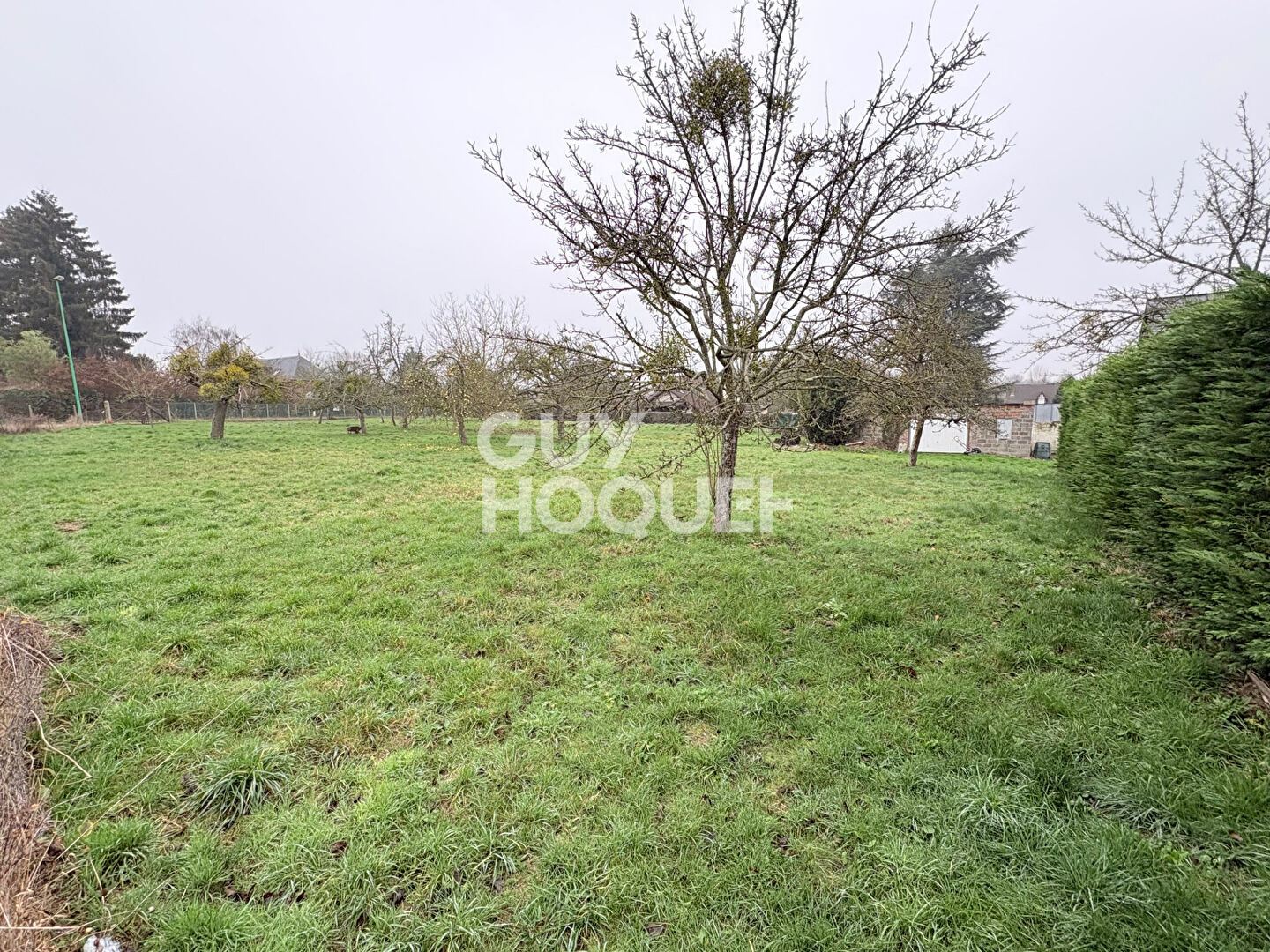 TERRAIN A BATIR - 1 218 m² - NON VIABILISÉ