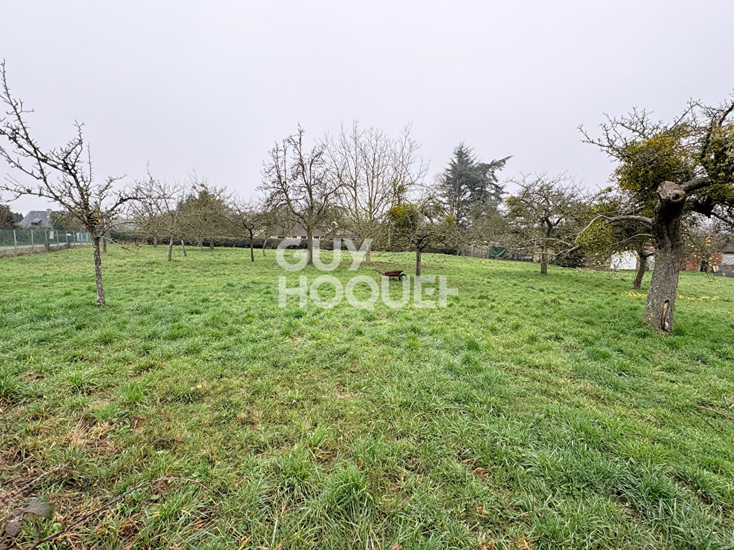 TERRAIN A BATIR - 1 218 m² - NON VIABILISÉ