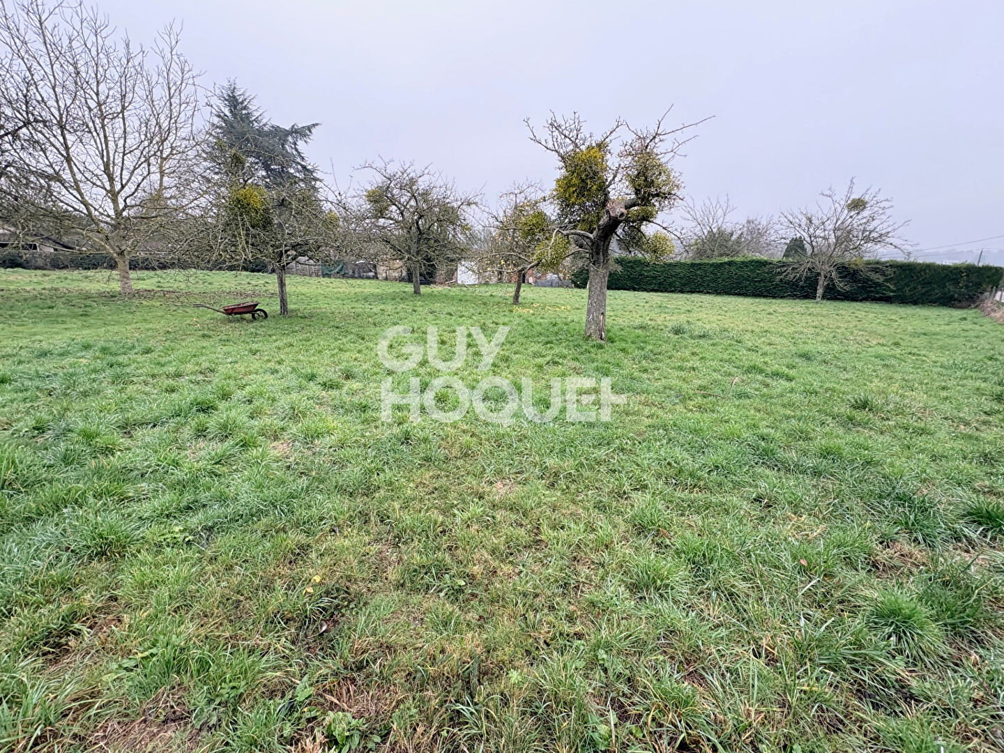 TERRAIN A BATIR - 1 218 m² - NON VIABILISÉ