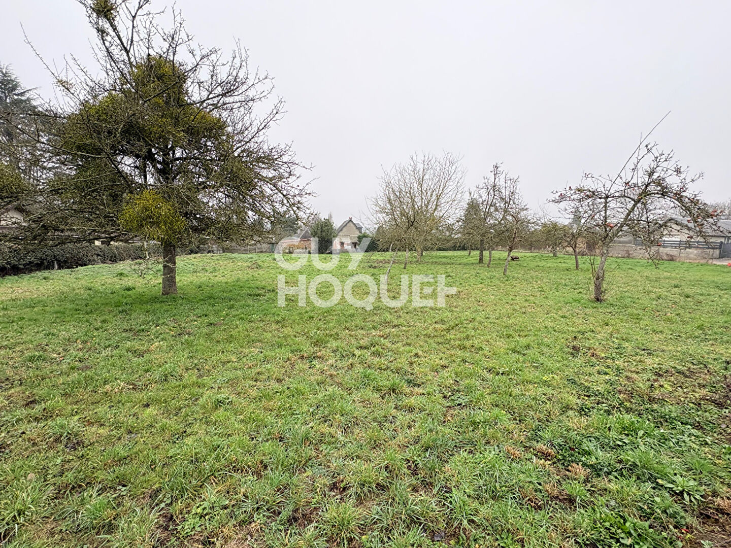 TERRAIN A BATIR - 1 152 m²  - NON VIABILISÉ