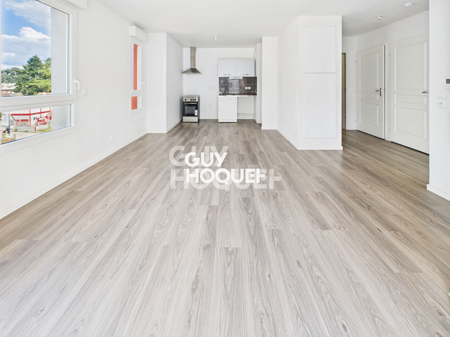 A LOUER T2 AVEC BALCON DANS BELLE RESIDENCE A MAROMME