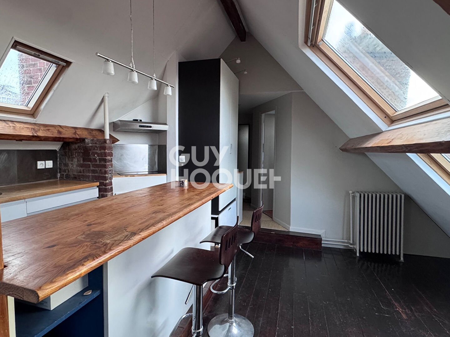 Spacieux meublé de 50m2 au sol avec place de parking