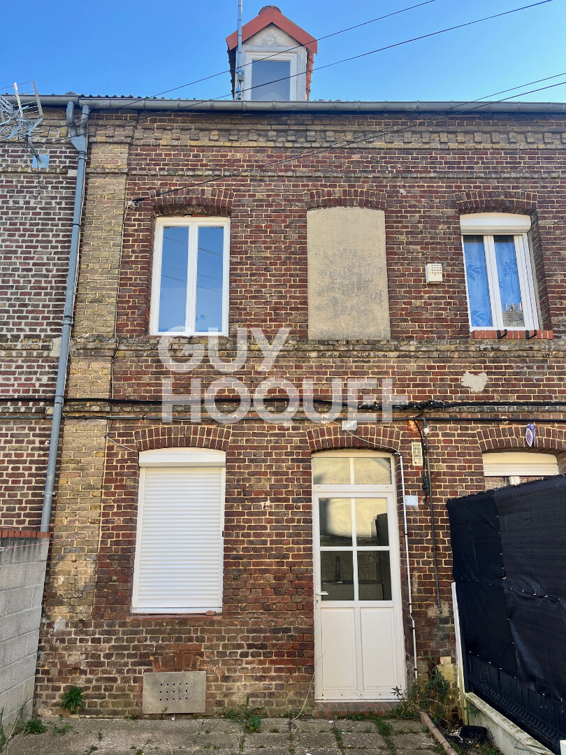 Maison de ville avec cour sur OISSEL