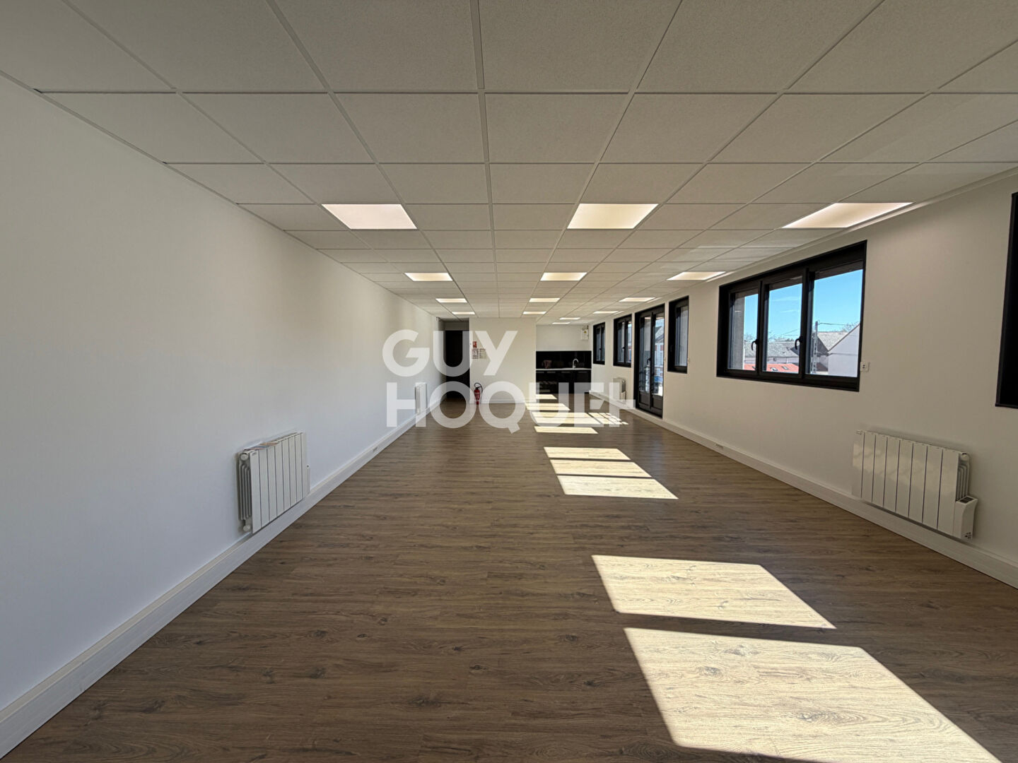 LOCAL COMMERCIAL EN PARFAIT ETAT