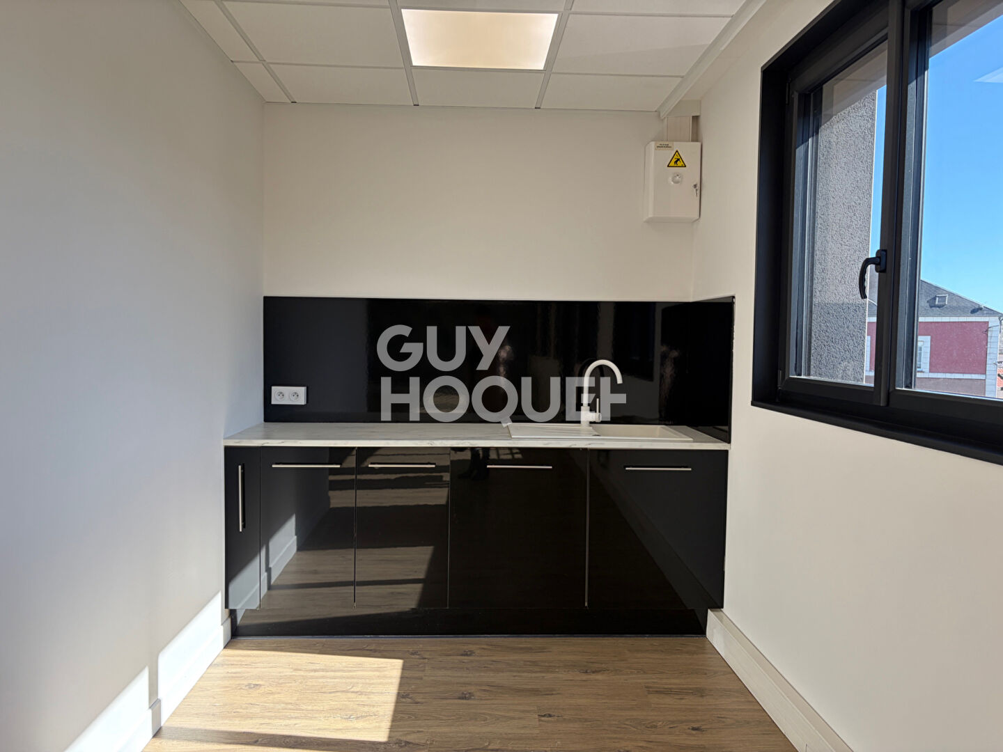 LOCAL COMMERCIAL EN PARFAIT ETAT