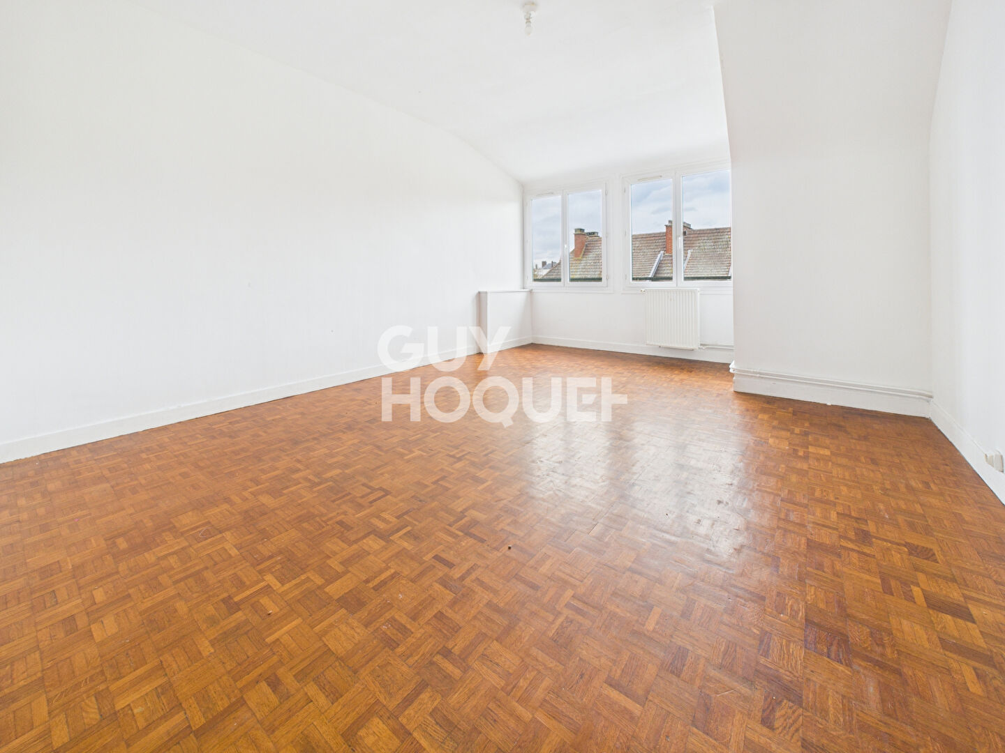 GRAND APPARTEMENT de type F3 - 76500 - Centre-ville