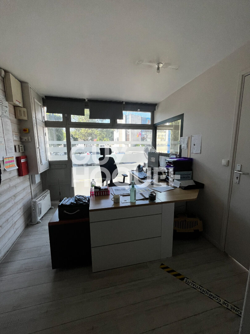 Local commercial Caudebec Les Elbeuf 81.08 m2