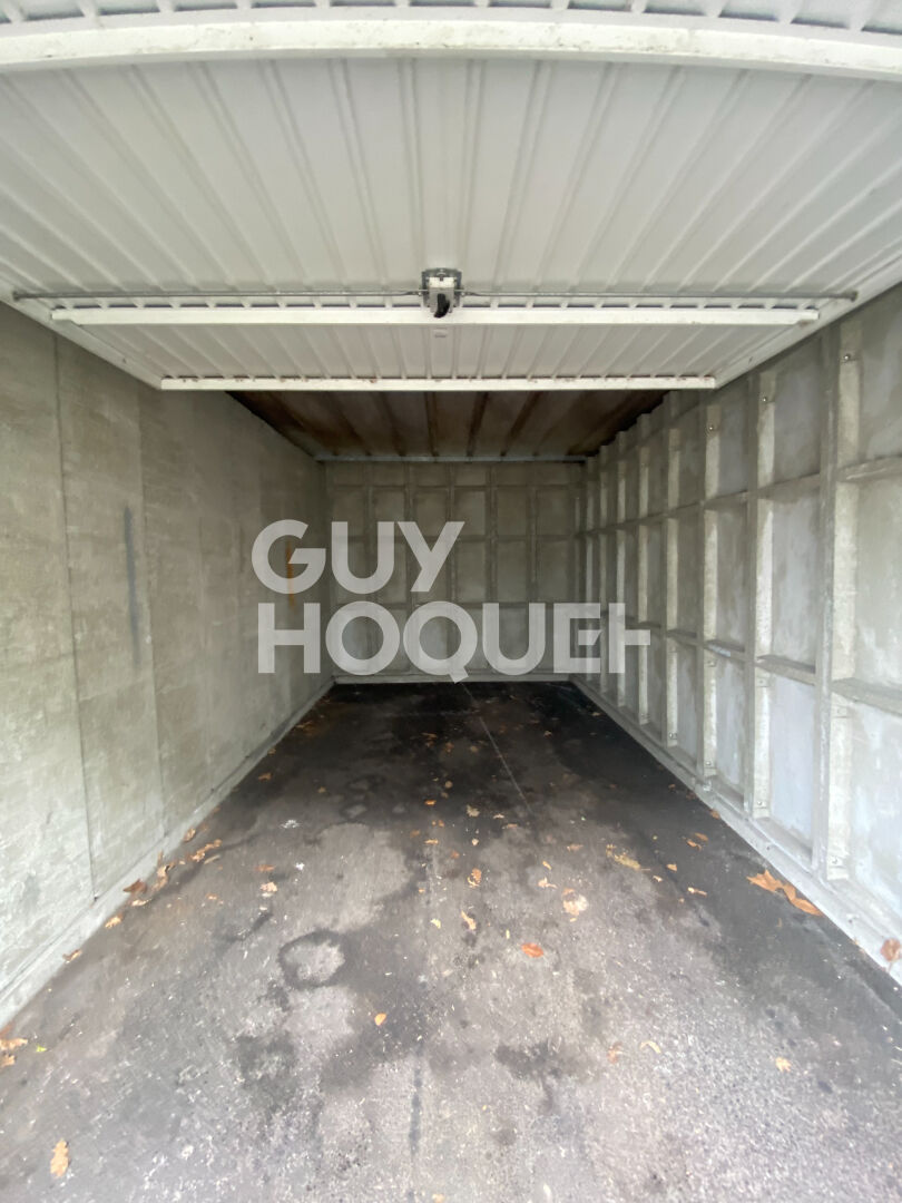 Parking / box Saint Aubin Les Elbeuf 15 m2