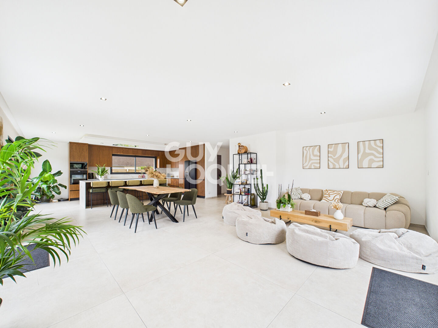 Maison de Grand Standing à Vendre à La Saussaye - Référence AM1541