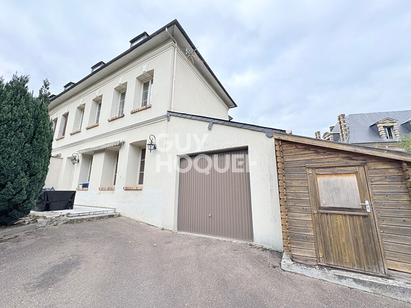 Ensemble immobilier à Elbeuf comprenant deux maisons loués