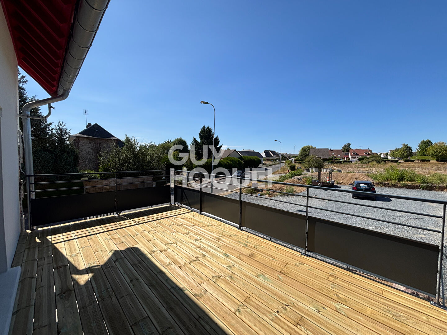 APPT T4 EN TRIPLEX  REFAIT A NEUFBOURG ACHARD AVEC TERRASSE/BALCON/PARKING