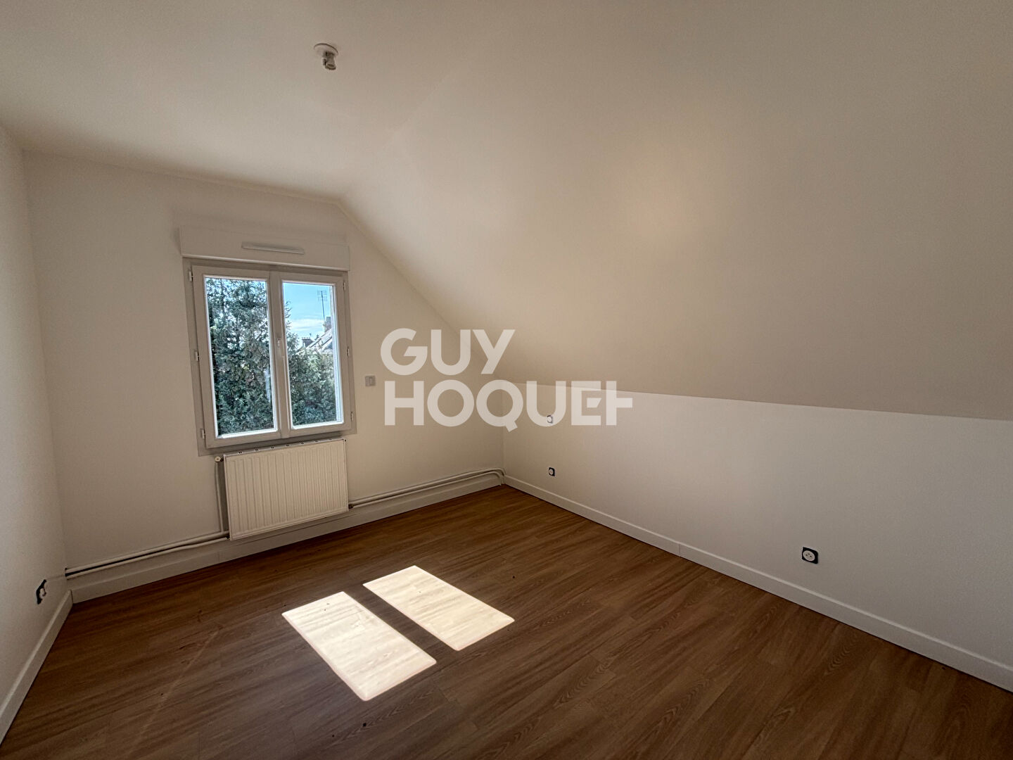 APPT T4 EN TRIPLEX  REFAIT A NEUFBOURG ACHARD AVEC TERRASSE/BALCON/PARKING