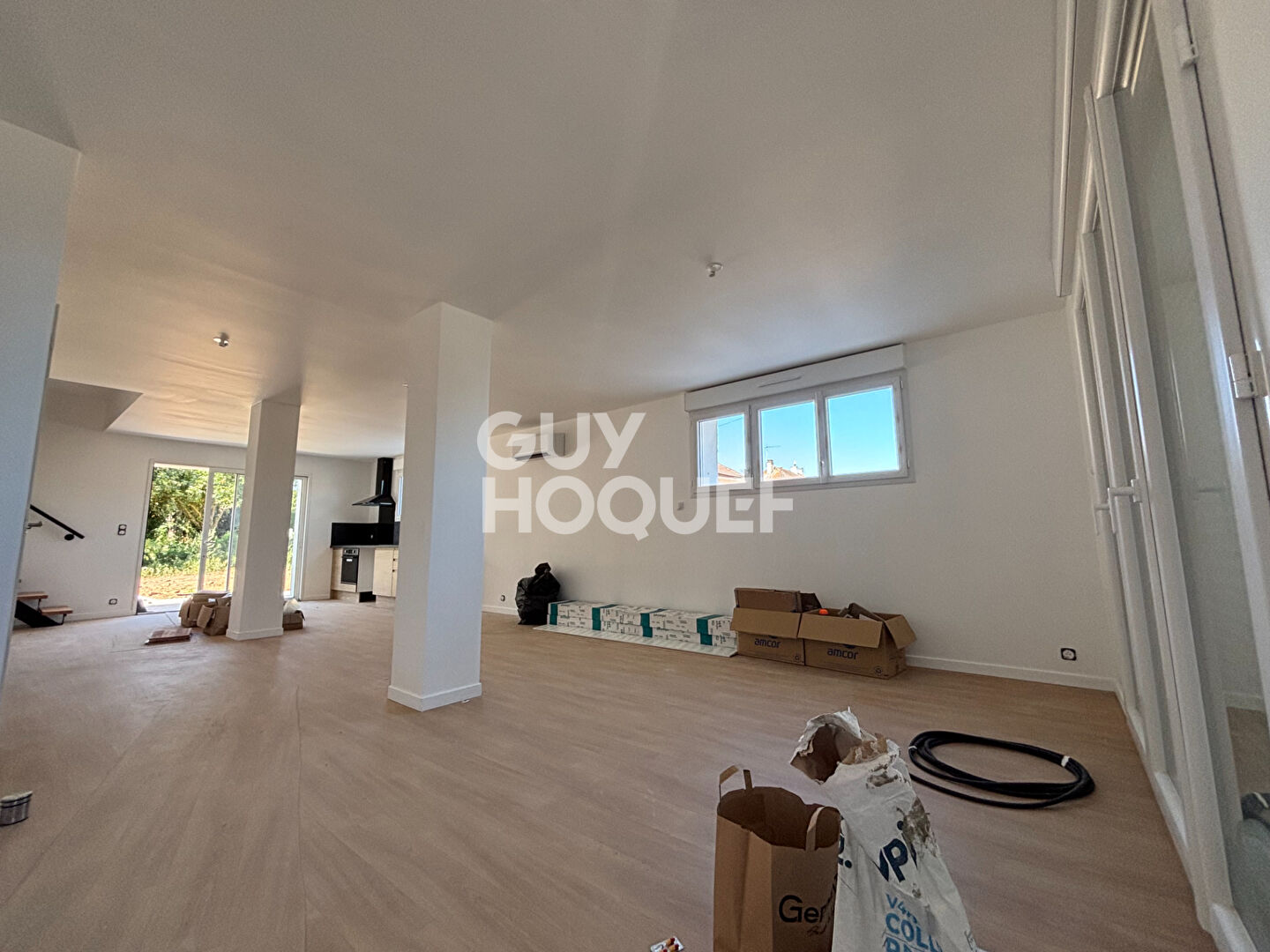 À louer : Très beau Duplex 3 pièces de 85 m²  refait à neuf à Bourg-Achard avec jardin