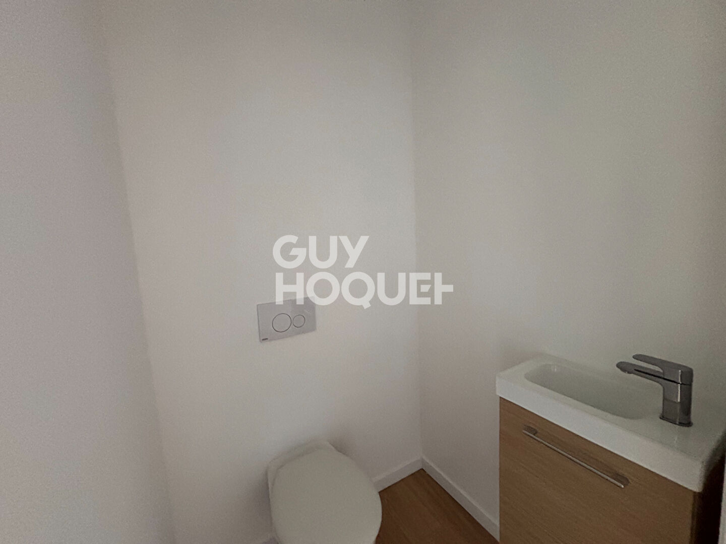 À louer : Très beau Duplex 3 pièces de 85 m²  refait à neuf à Bourg-Achard avec jardin