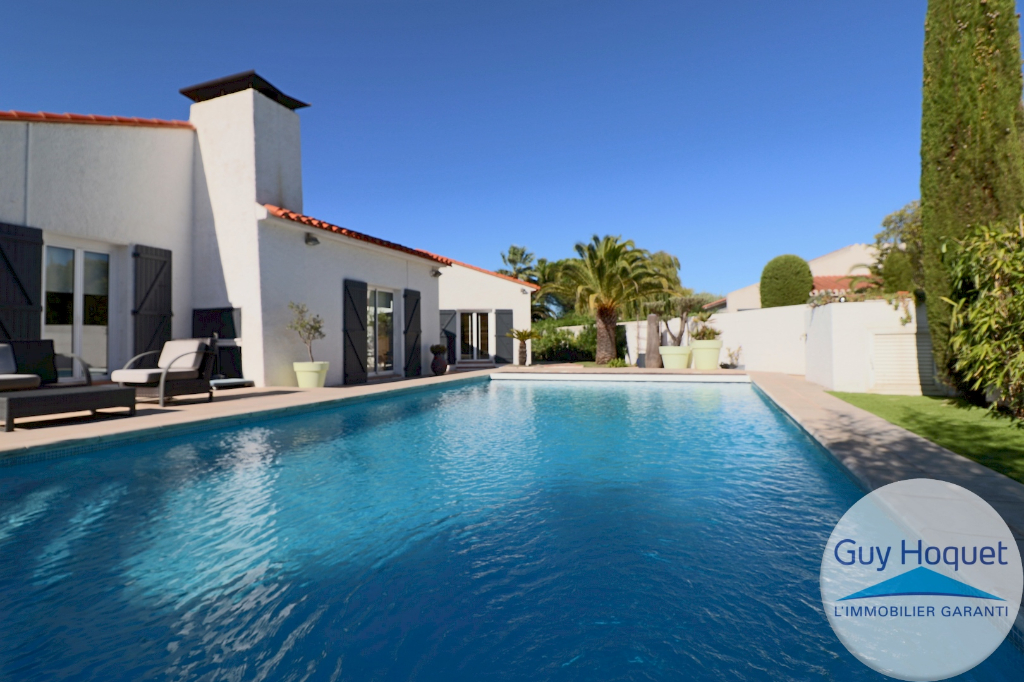 VILLA D'ARCHITECTE  PLAIN PIED de 198m² + PISCINE