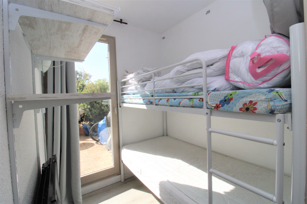 Jolie 2 pièces avec jardin et place de parking à 50 m des plages