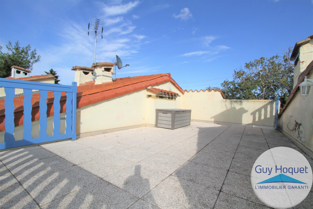 Appartement meublé T2 + mezzanine avec balcon et toit terrasse