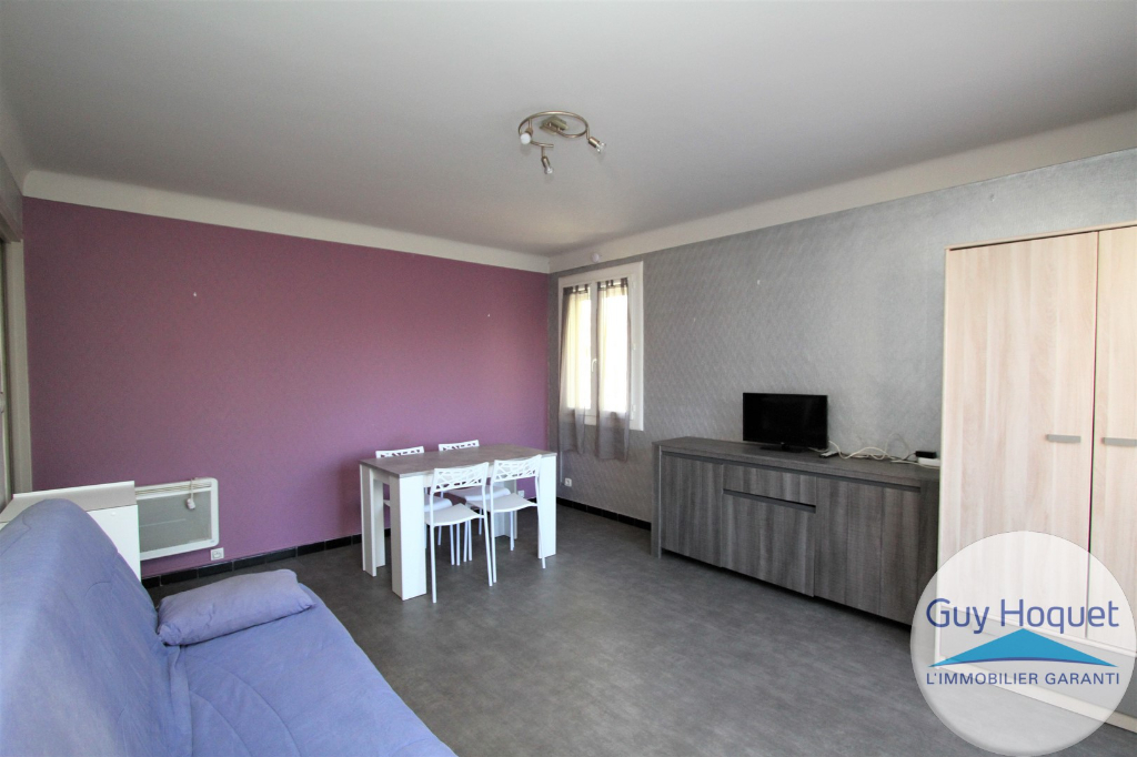 A louer - Studio meublé à l'année - Canet en Roussillon + parking