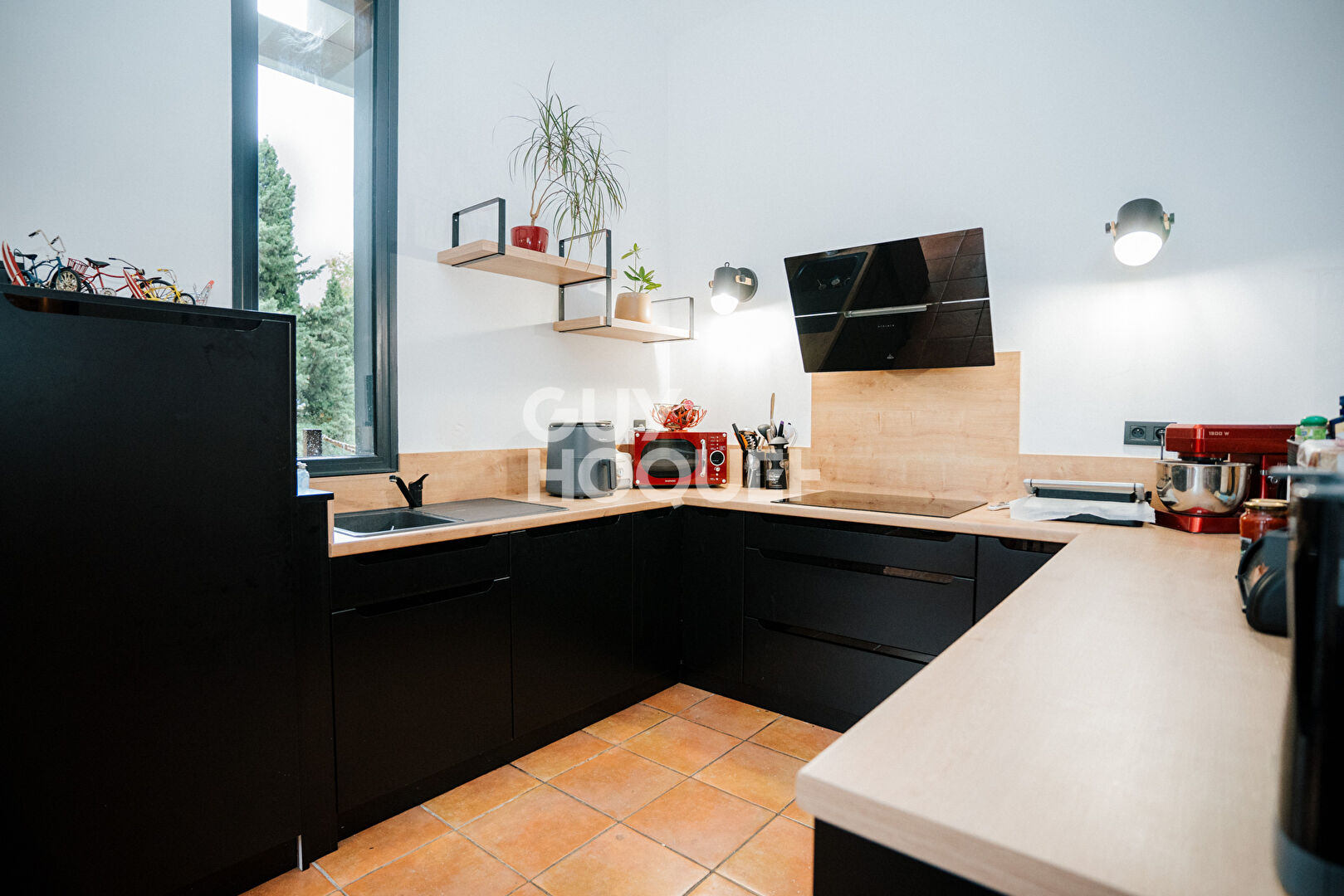 VILLA 168 m² . 870m² de terrain + GRANGE DE 116M2