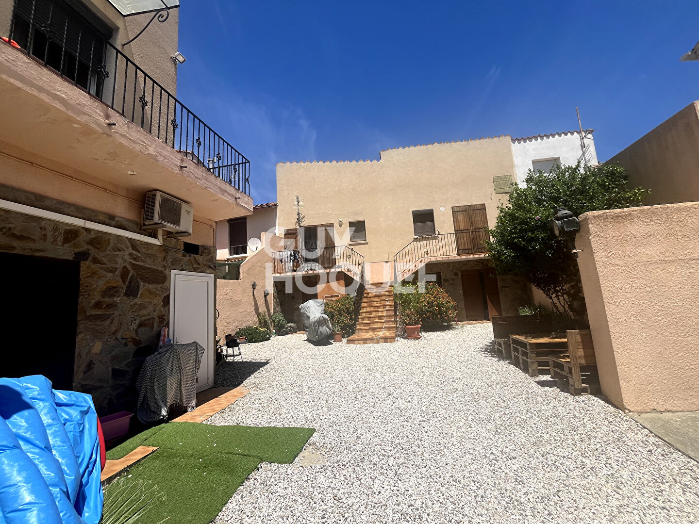 Immeuble Villeneuve De La Raho avec potentiel