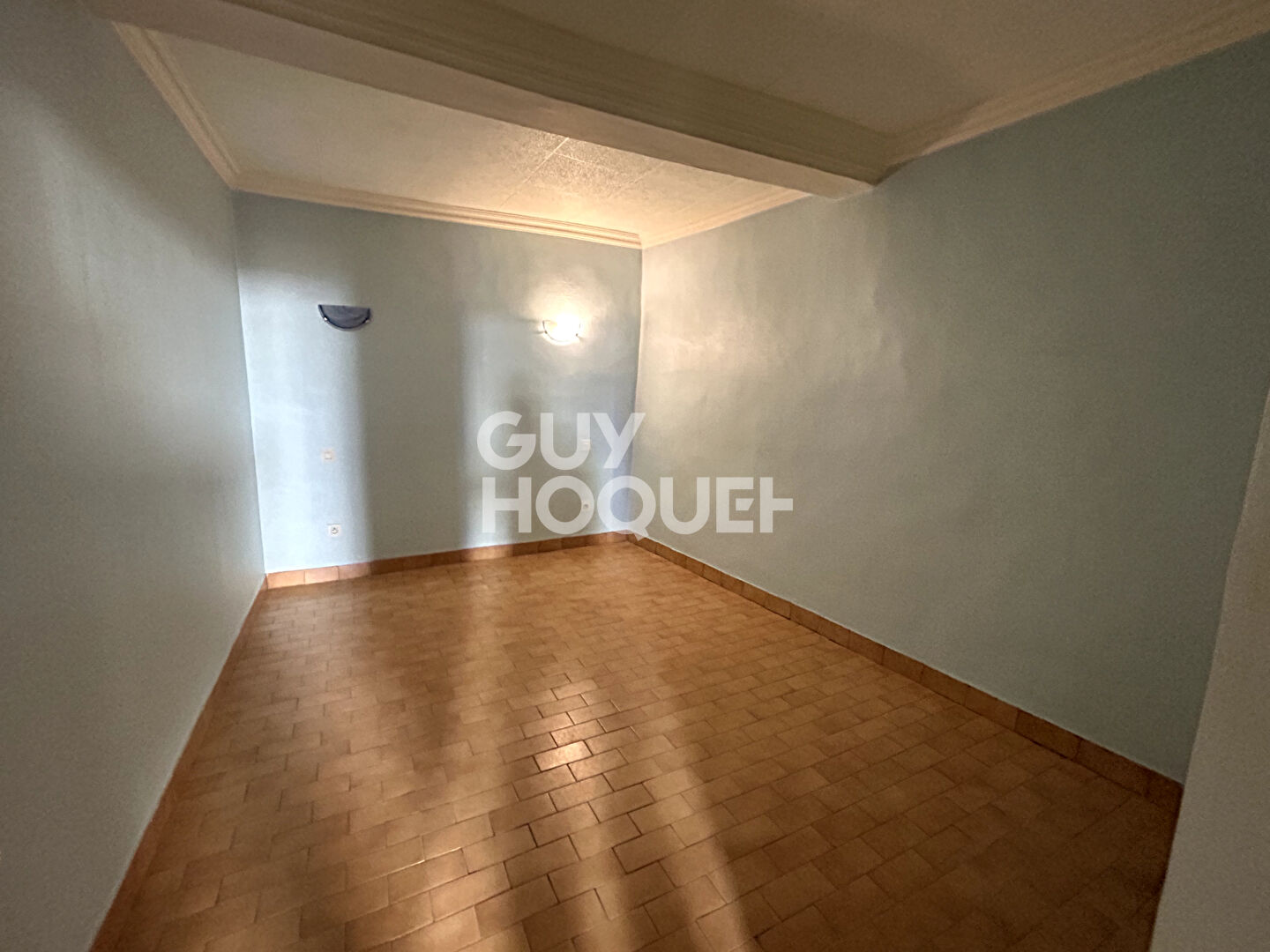 Maison de village avec terrasse à rénover