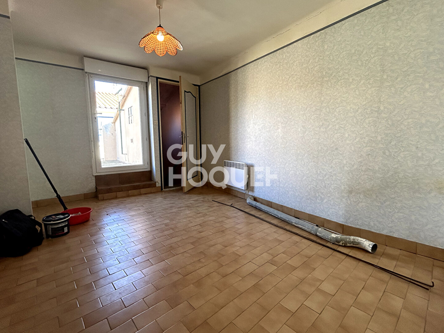 Maison de village avec terrasse à rénover