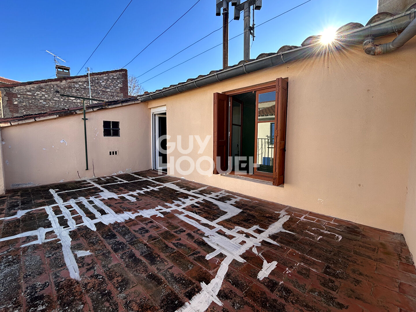 Maison de village avec terrasse à rénover
