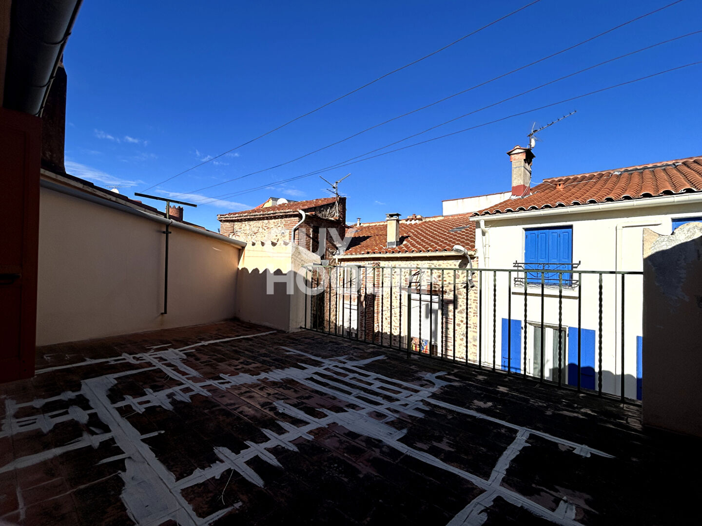 Maison de village avec terrasse à rénover