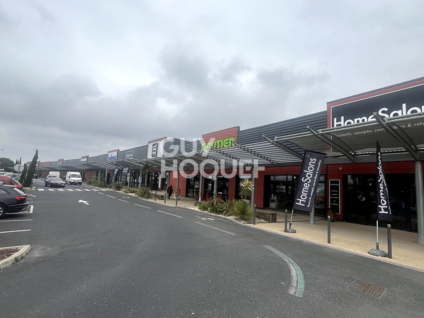 Local 410m2 Emplacement N 1 Mas Guerido RARE