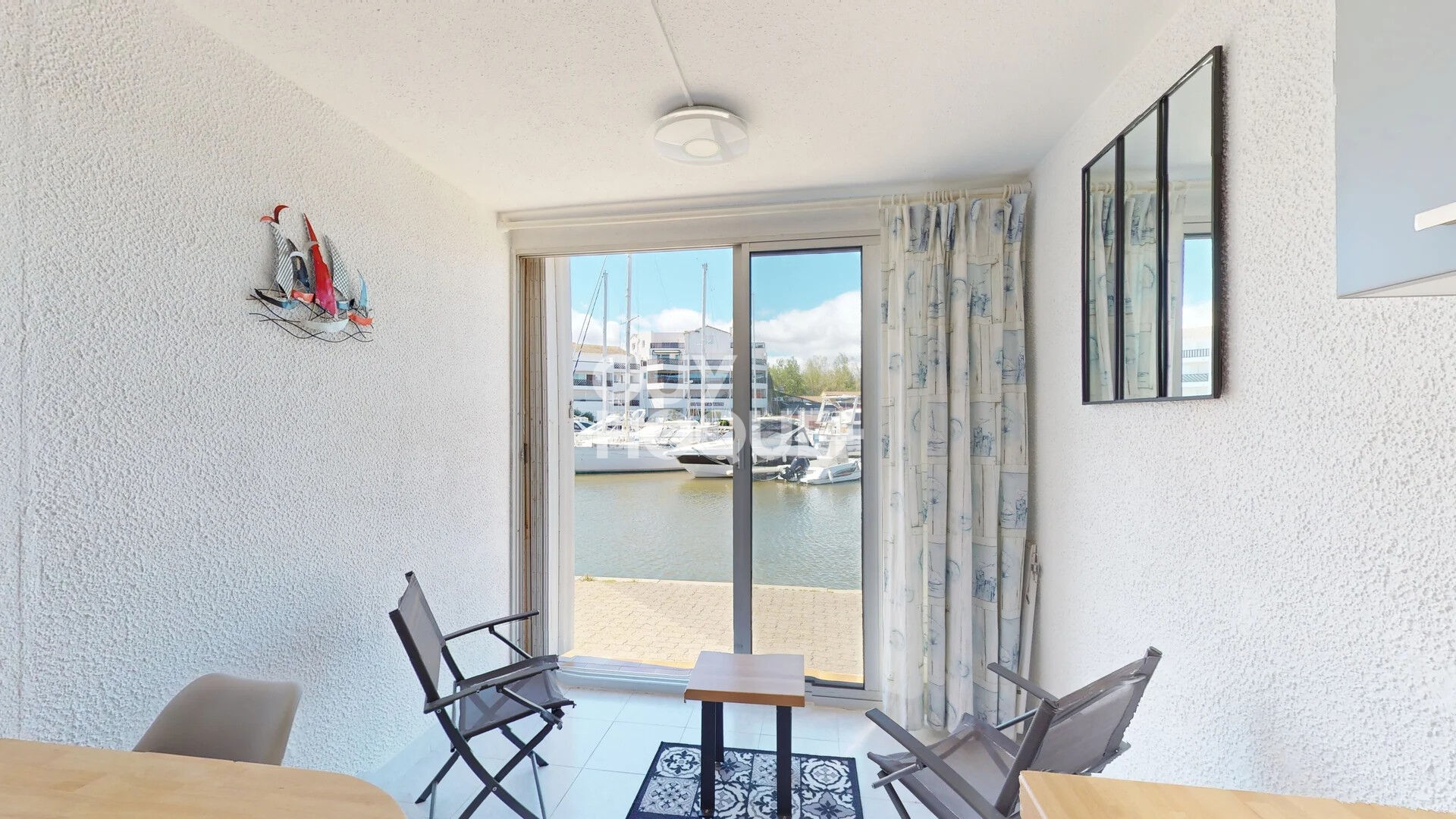 Appartement  vendu meublé _ parking _piscine_ marina  Saint Cyprien