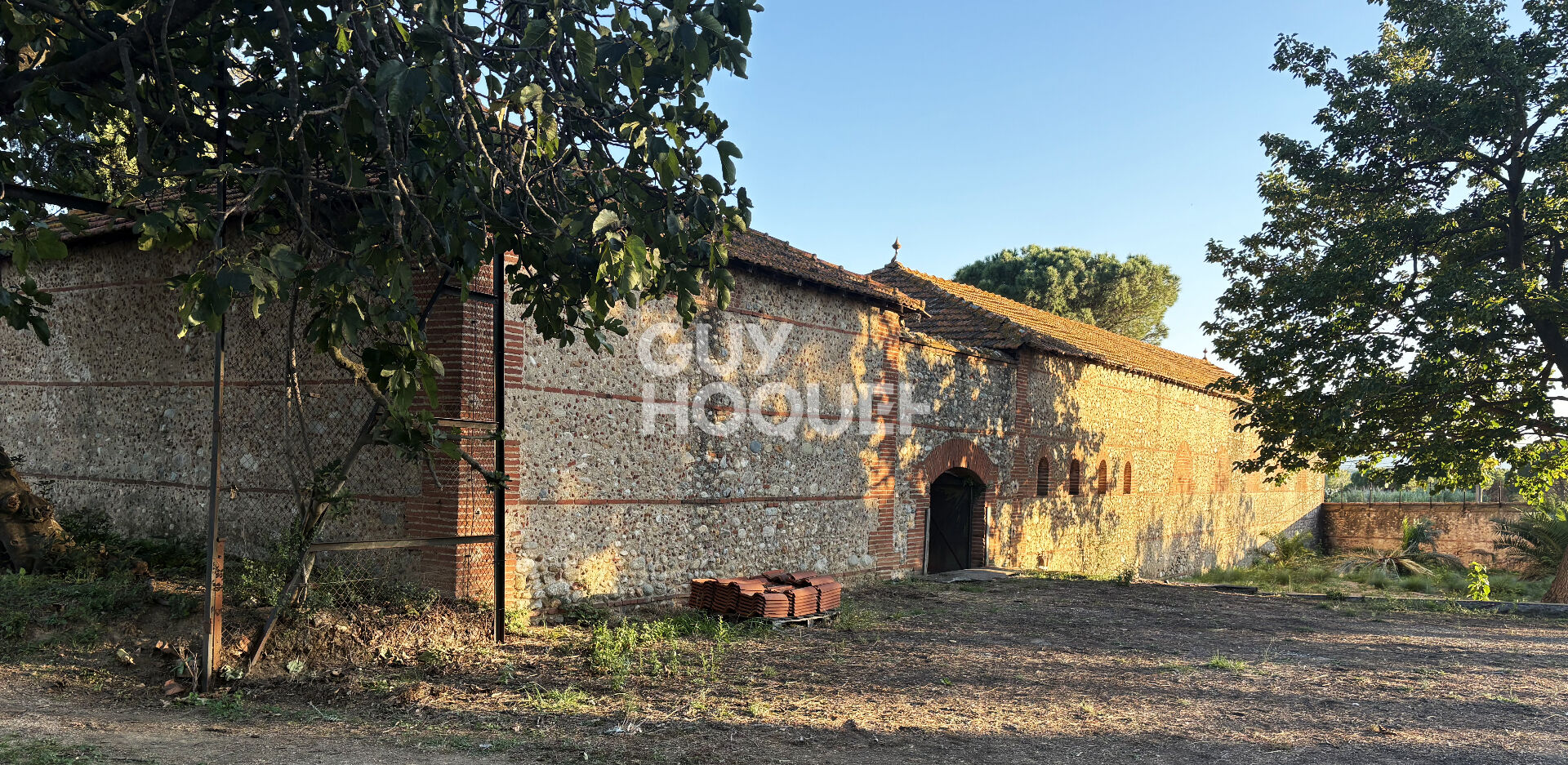 Bâtisse exceptionnelle face au Lac idéal  projet professionel