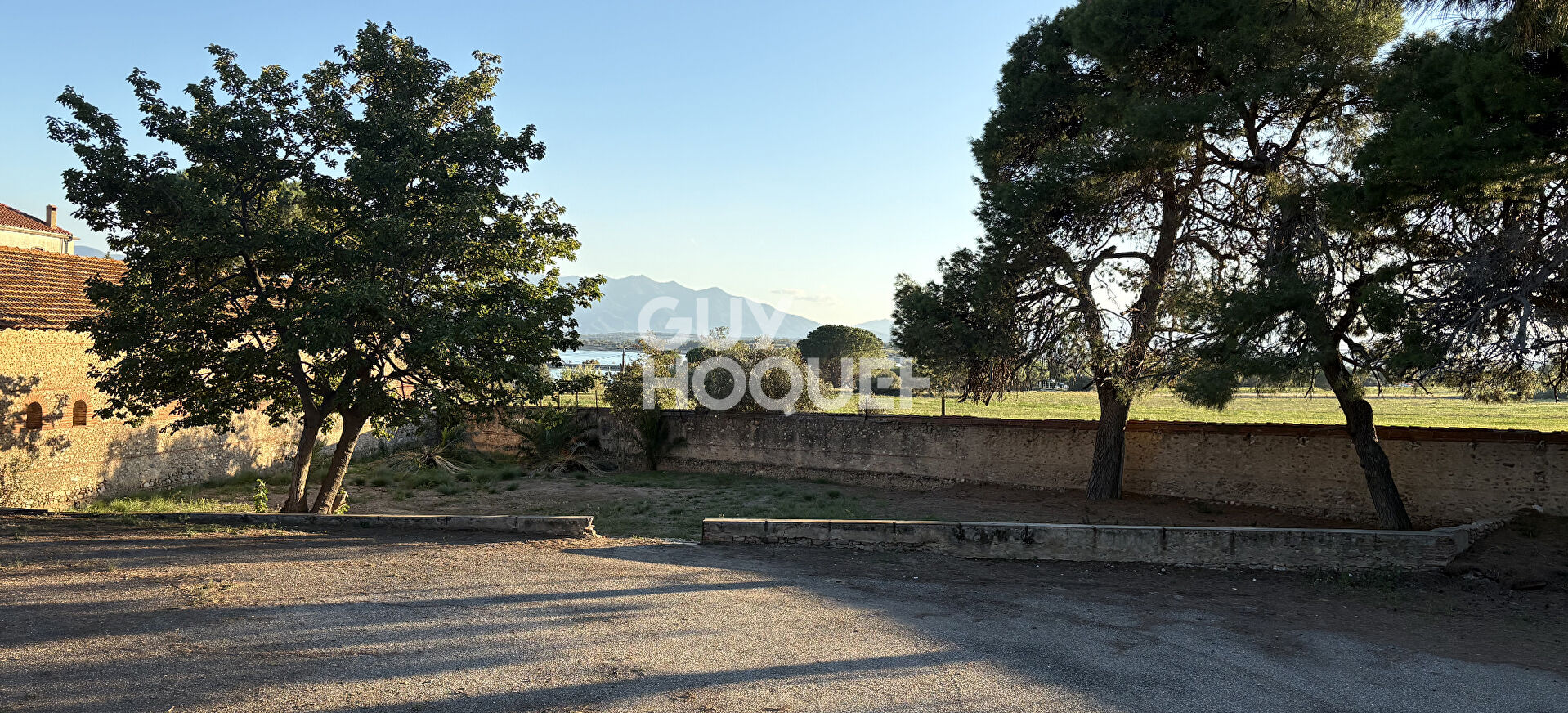 Bâtisse exceptionnelle face au Lac idéal  projet professionel