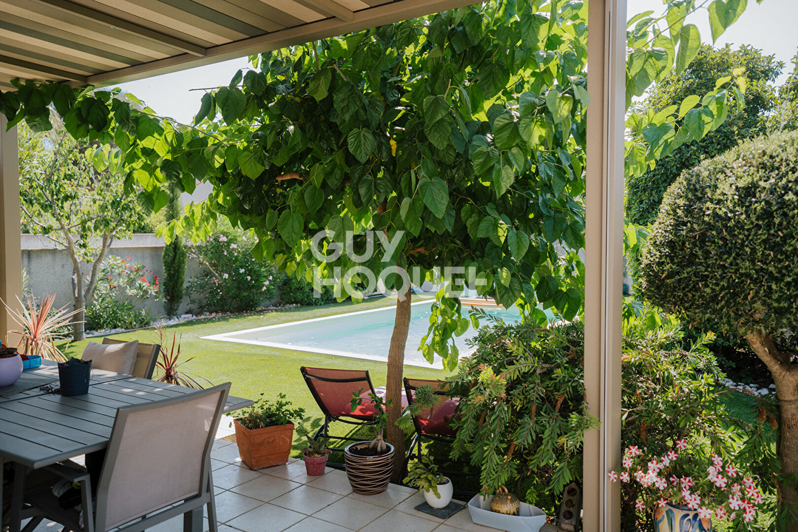 Maison d'architecte 4faces sur 700m2 de terrain