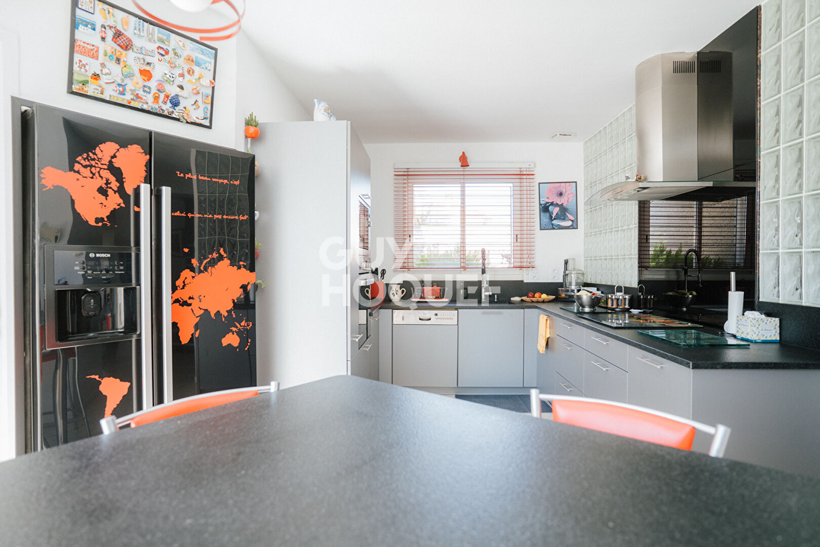 Maison d'architecte 4faces sur 700m2 de terrain