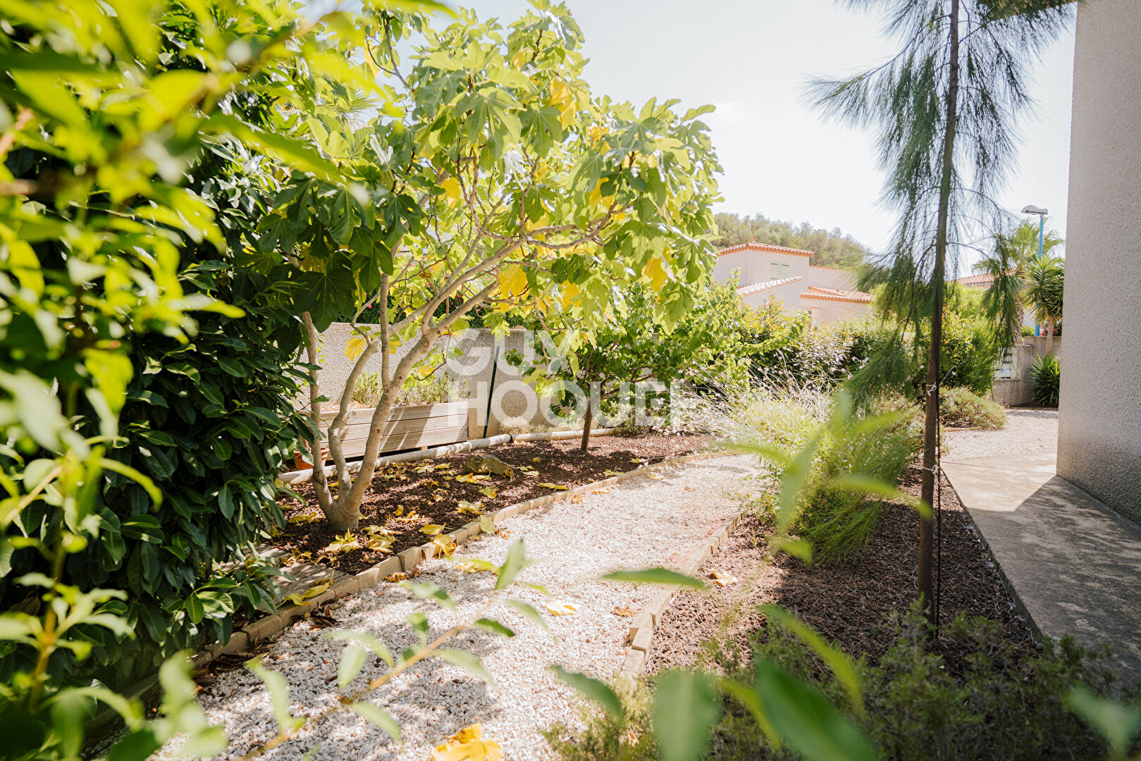Maison d'architecte 4faces sur 700m2 de terrain