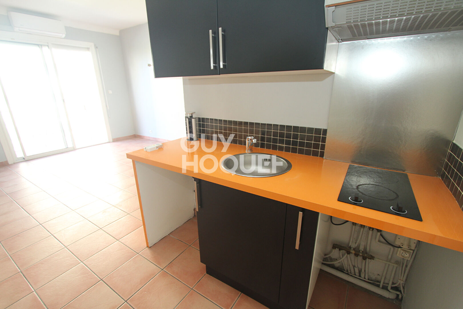 Studio vide à louer à l'année