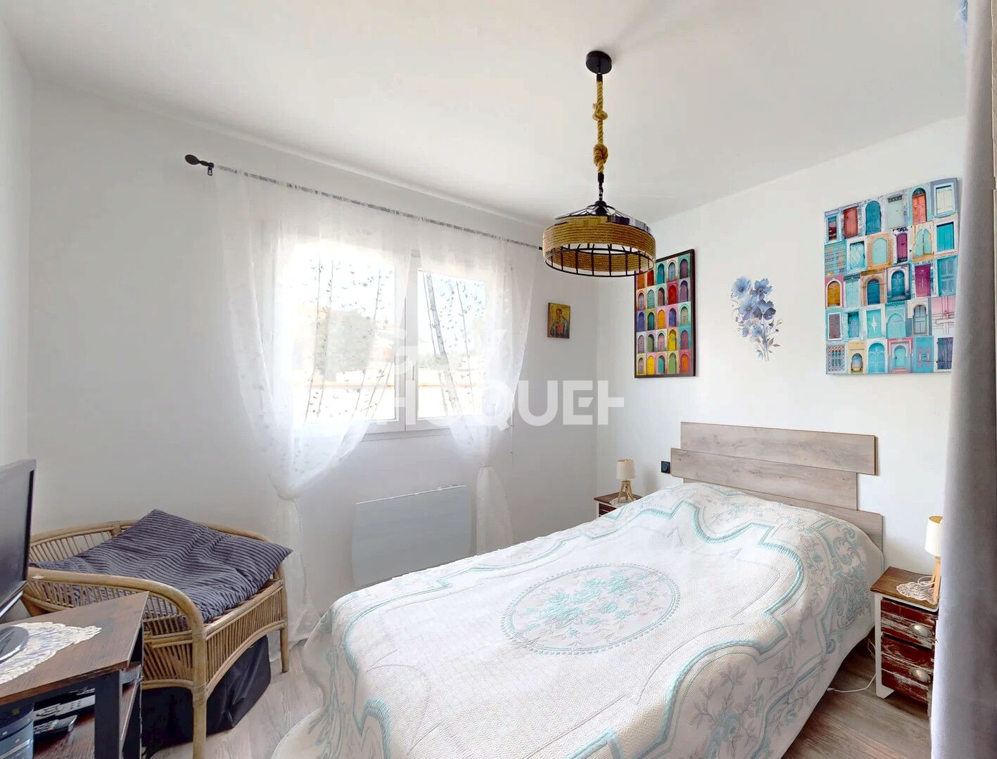 Maison de plain-pied 3 faces avec véranda  et garage - Secteur très calme et recherché.