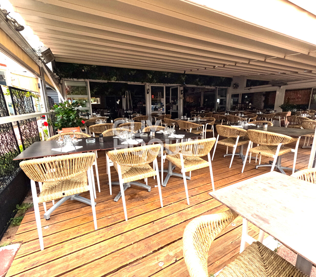FONDS DE COMMERCE RESTAURANT 200m2 LICENCE 4  SAINT CYPRIEN