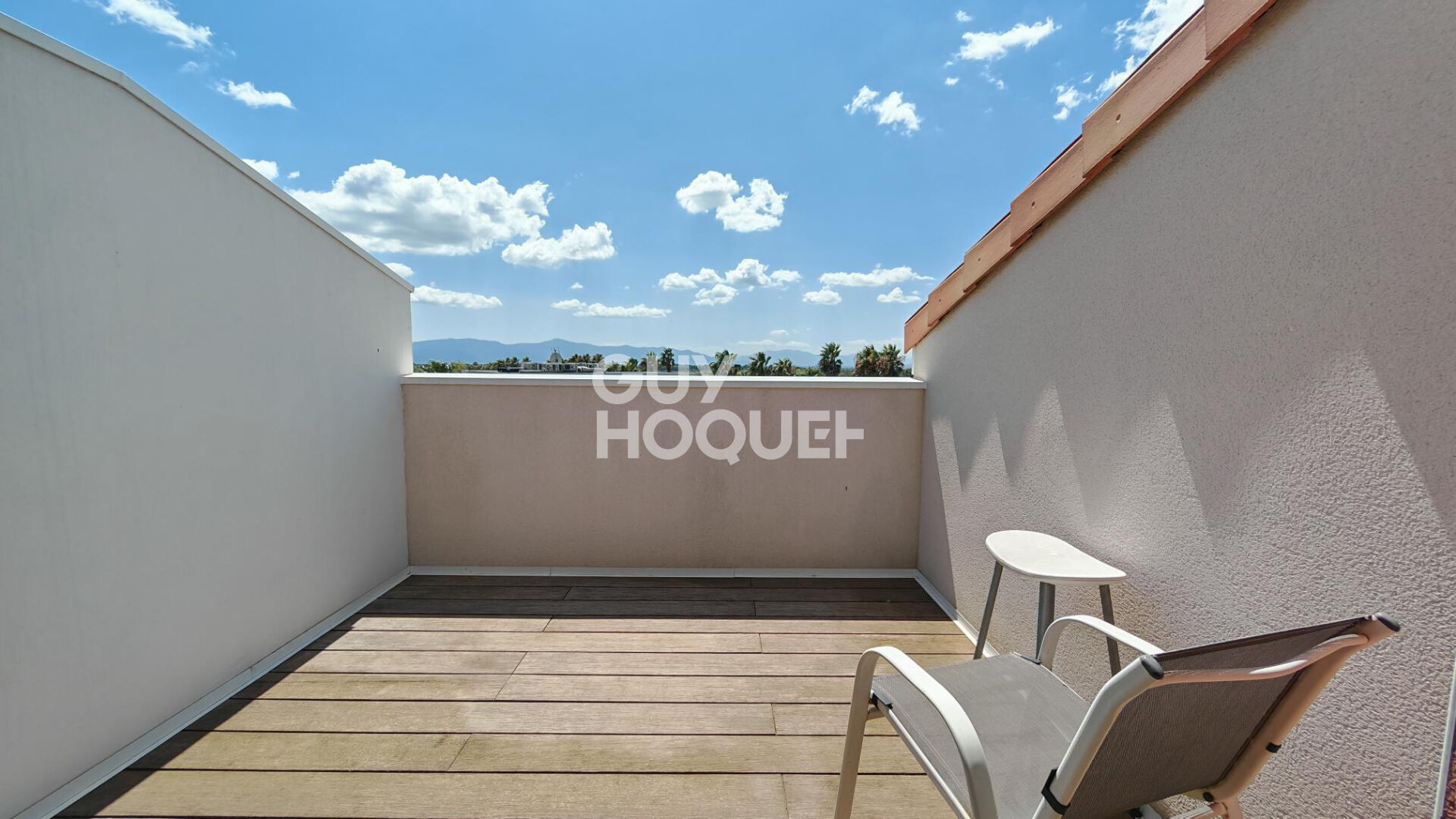 A VENDRE - CANET EN ROUSSILLON - Duplex de prestige 3 pièces avec vue panoramique, terrasses et garage.