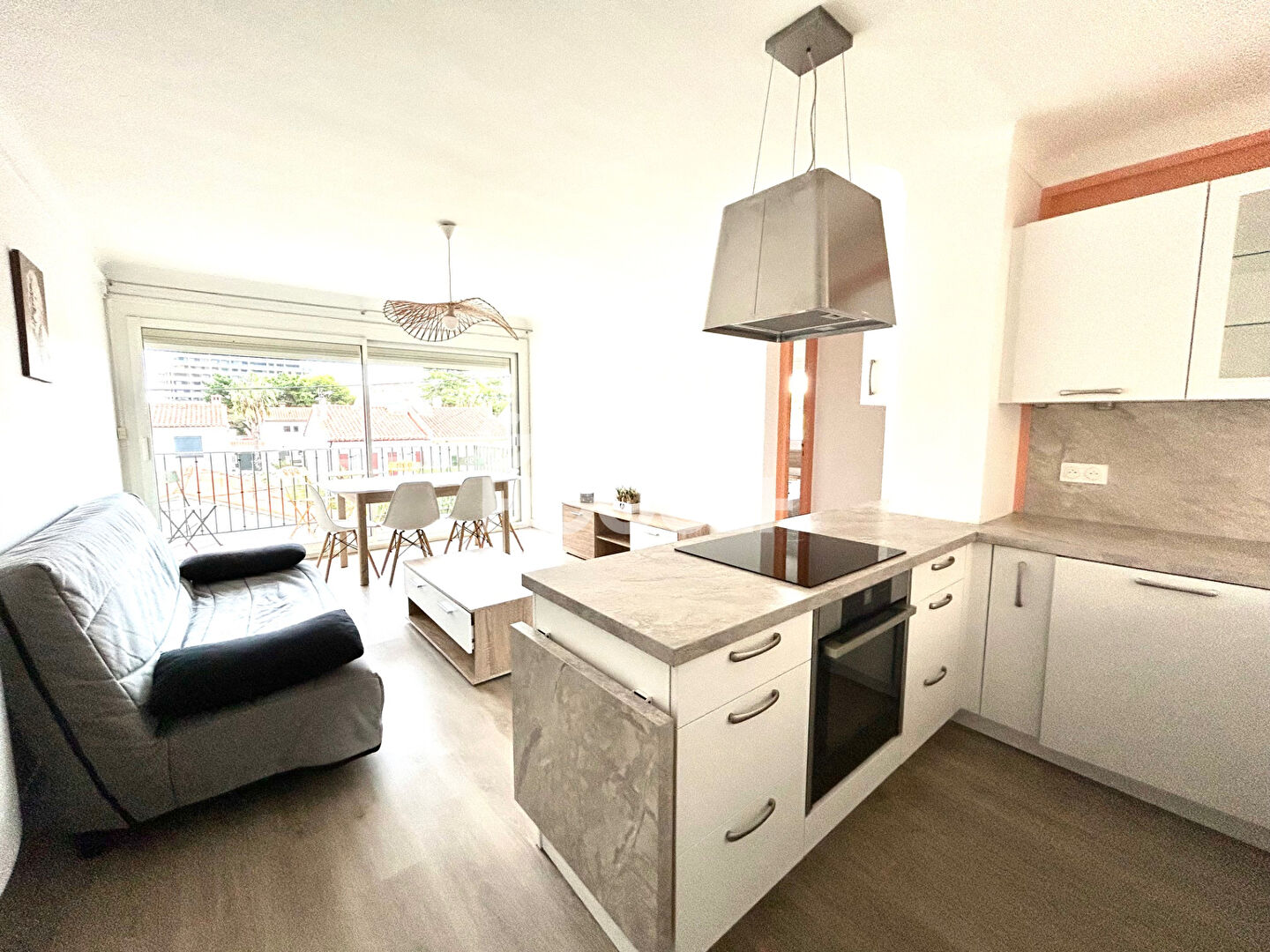 T2 meublé à louer à 'année