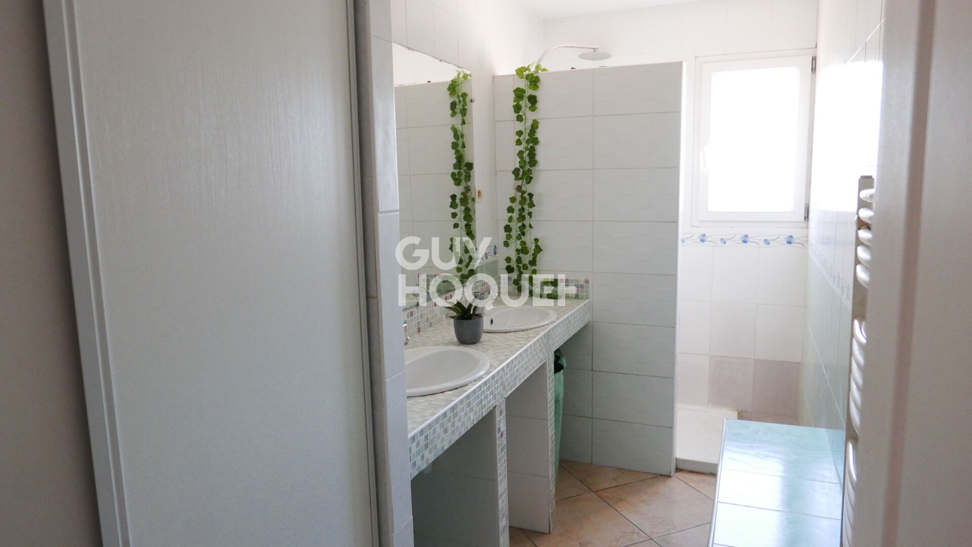 Maison Plain-pied 184 m2 5 pièces