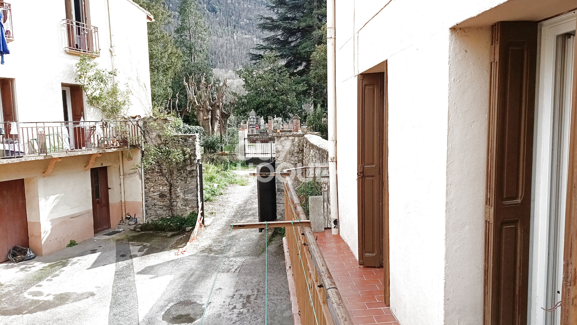 MAISON DE 150 M² SURFACE TOTALE  AVEC TRAVAUX