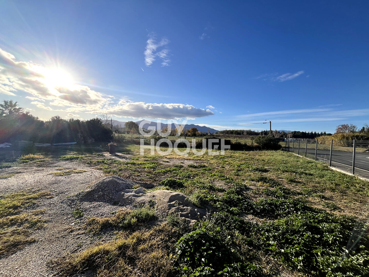 Ideal Professionnel Appart + Hangar