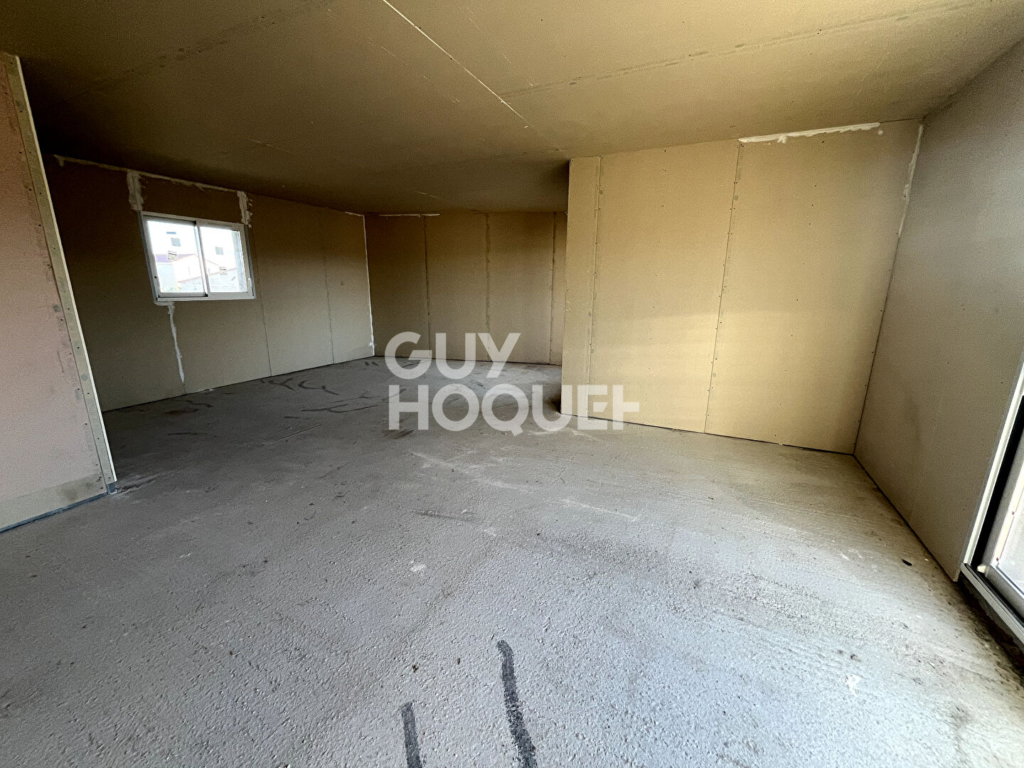 Ideal Professionnel Appart + Hangar