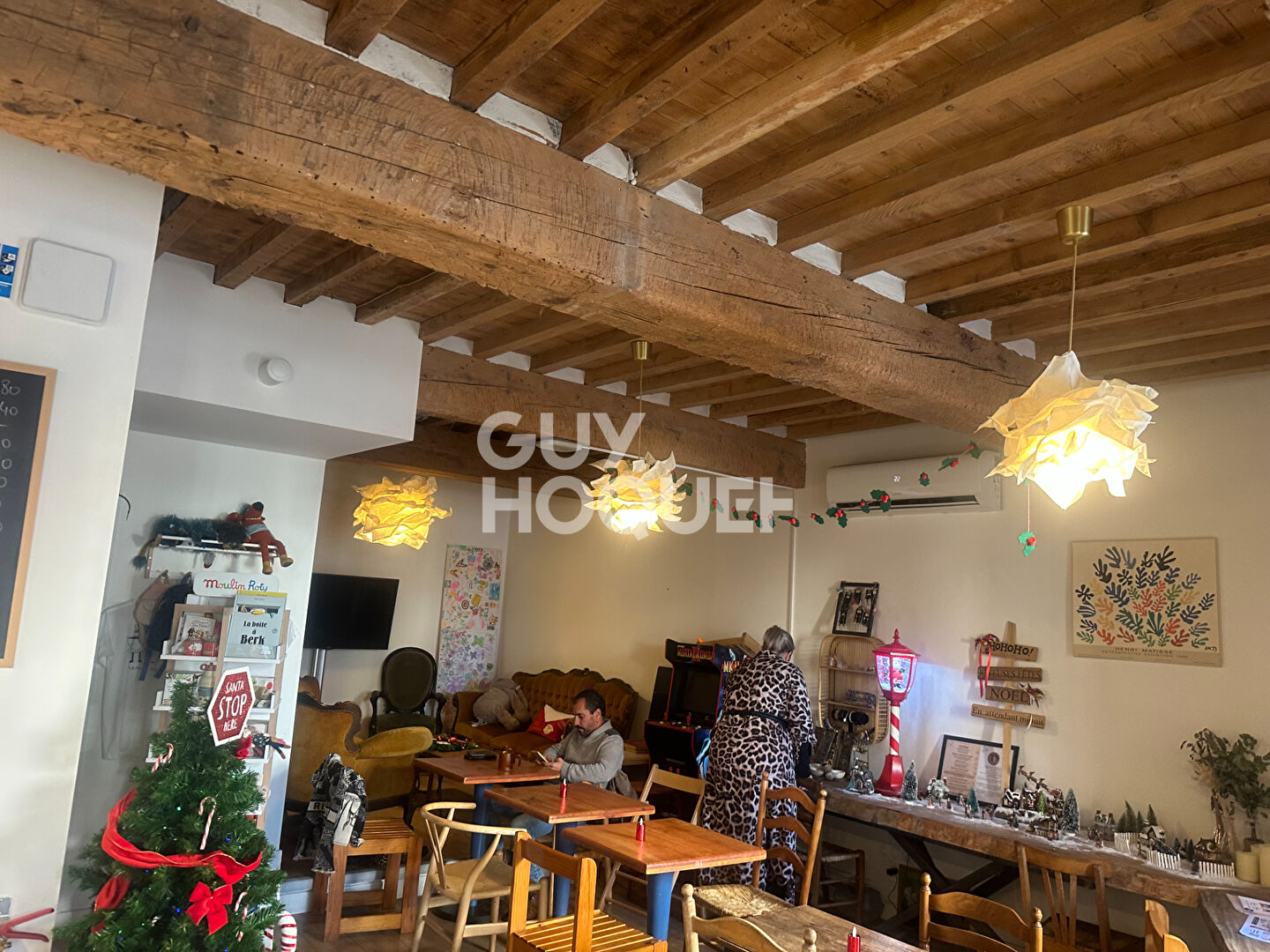 local commercial saint cyprien village