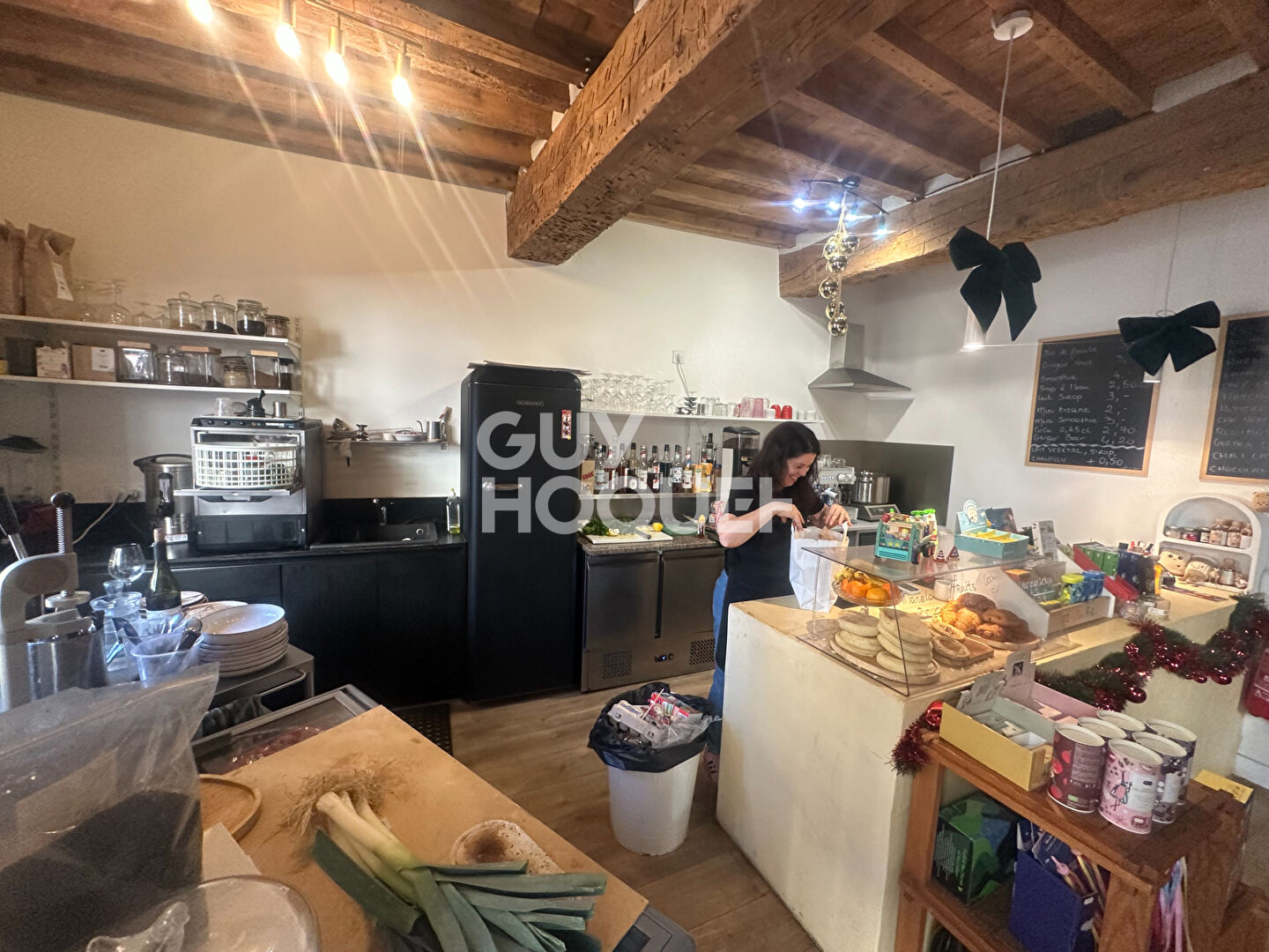 local commercial saint cyprien village