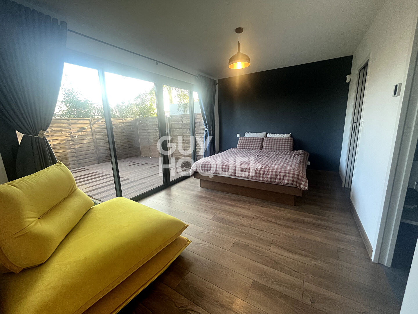 Villa moderne dans secteur résidentiel