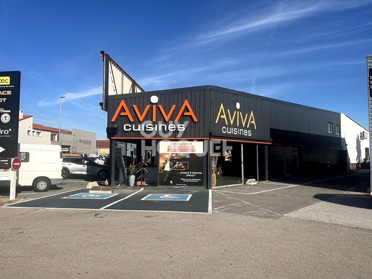 Local pour activité ou stockage avec bureaux