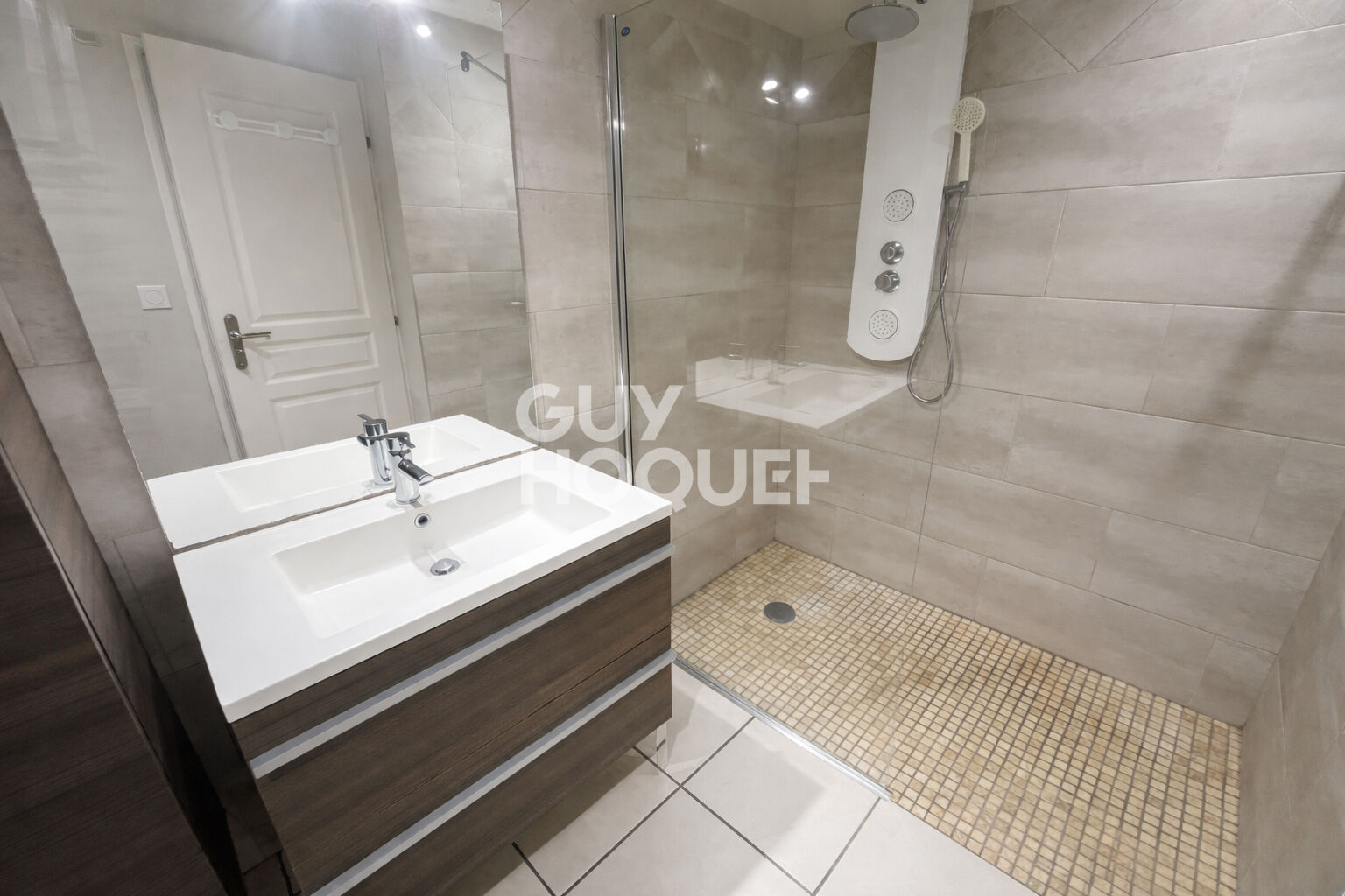 Maison de plain-pied, Théza.